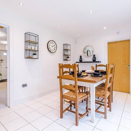 Saughall Luxurious Cosy 4Br Home Cheshire מראה חיצוני תמונה