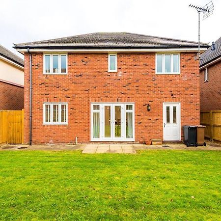 Saughall Luxurious Cosy 4Br Home Cheshire מראה חיצוני תמונה