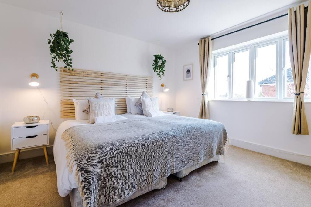 Saughall Luxurious Cosy 4Br Home Cheshire מראה חיצוני תמונה