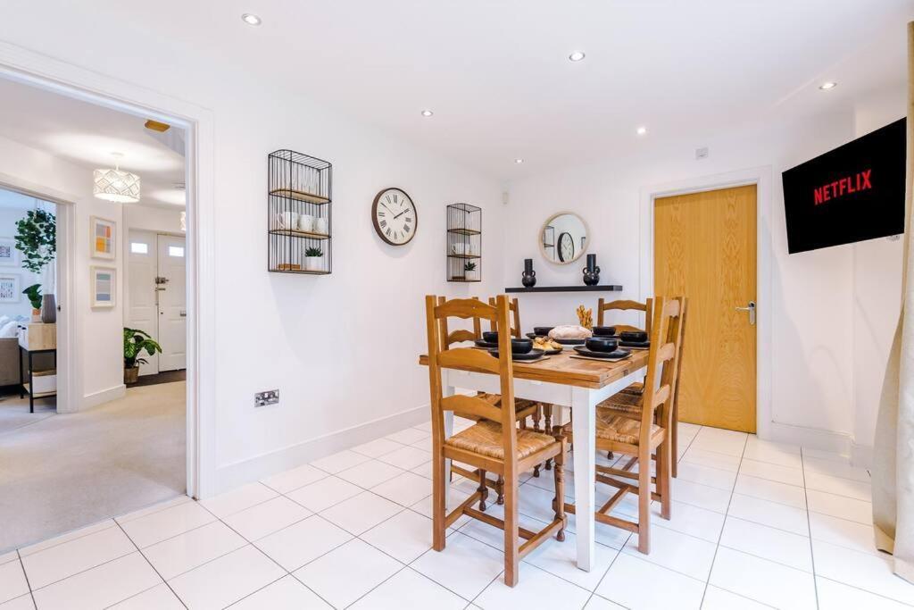 Saughall Luxurious Cosy 4Br Home Cheshire מראה חיצוני תמונה