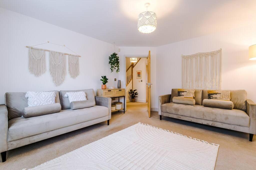 Saughall Luxurious Cosy 4Br Home Cheshire מראה חיצוני תמונה