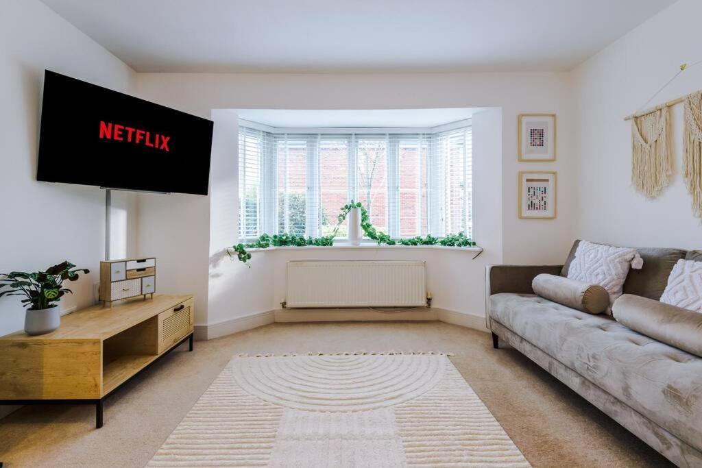 Saughall Luxurious Cosy 4Br Home Cheshire מראה חיצוני תמונה