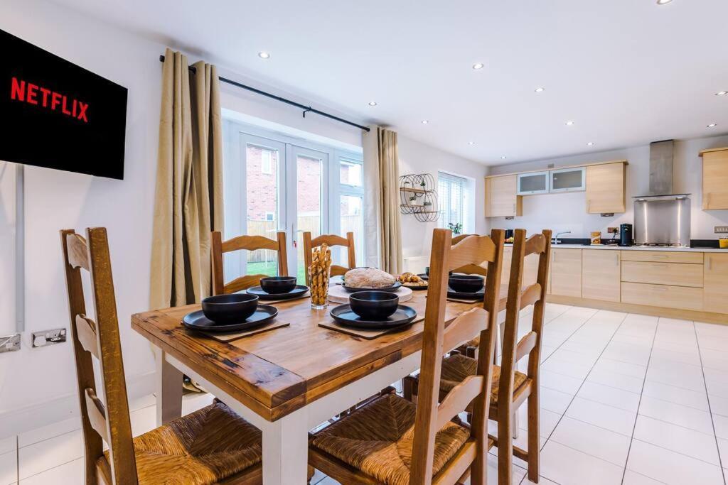Saughall Luxurious Cosy 4Br Home Cheshire מראה חיצוני תמונה