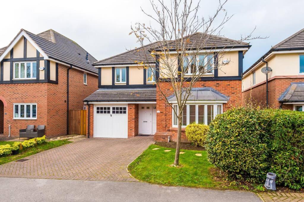Saughall Luxurious Cosy 4Br Home Cheshire מראה חיצוני תמונה