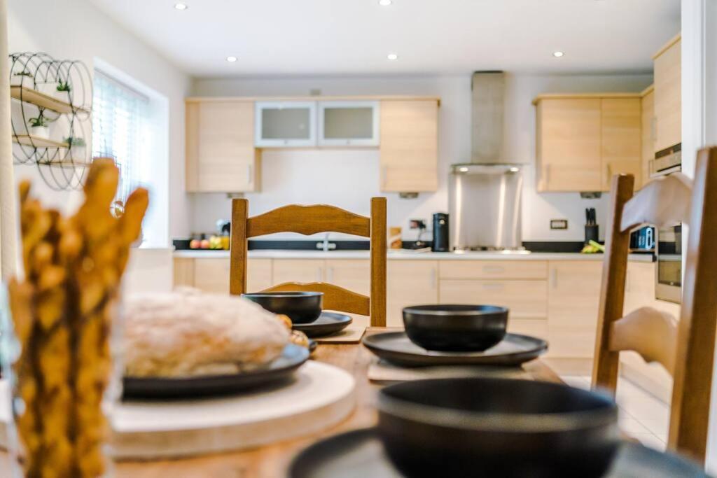 Saughall Luxurious Cosy 4Br Home Cheshire מראה חיצוני תמונה
