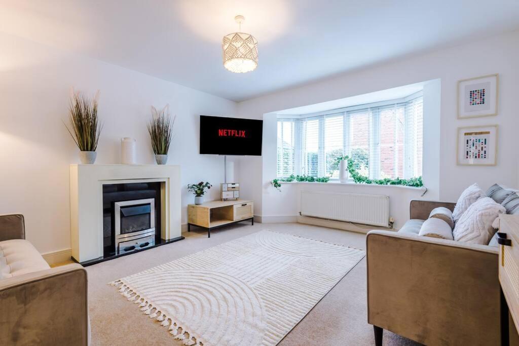 Saughall Luxurious Cosy 4Br Home Cheshire מראה חיצוני תמונה